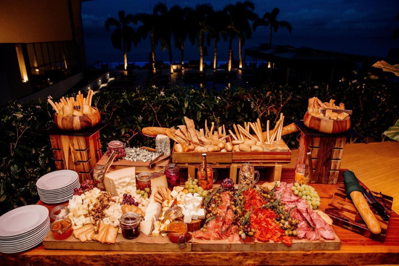 Jw Marriott Panama Hotel Kültér fotó A cheese and cold cuts display