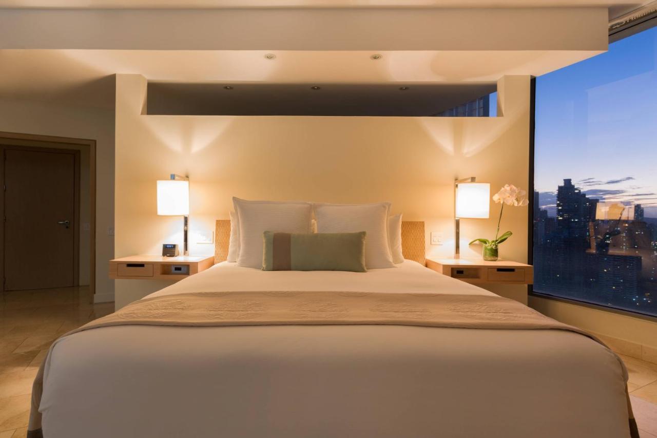 Jw Marriott Panama Hotel Kültér fotó A bedroom at the Mandarin Oriental, New York
