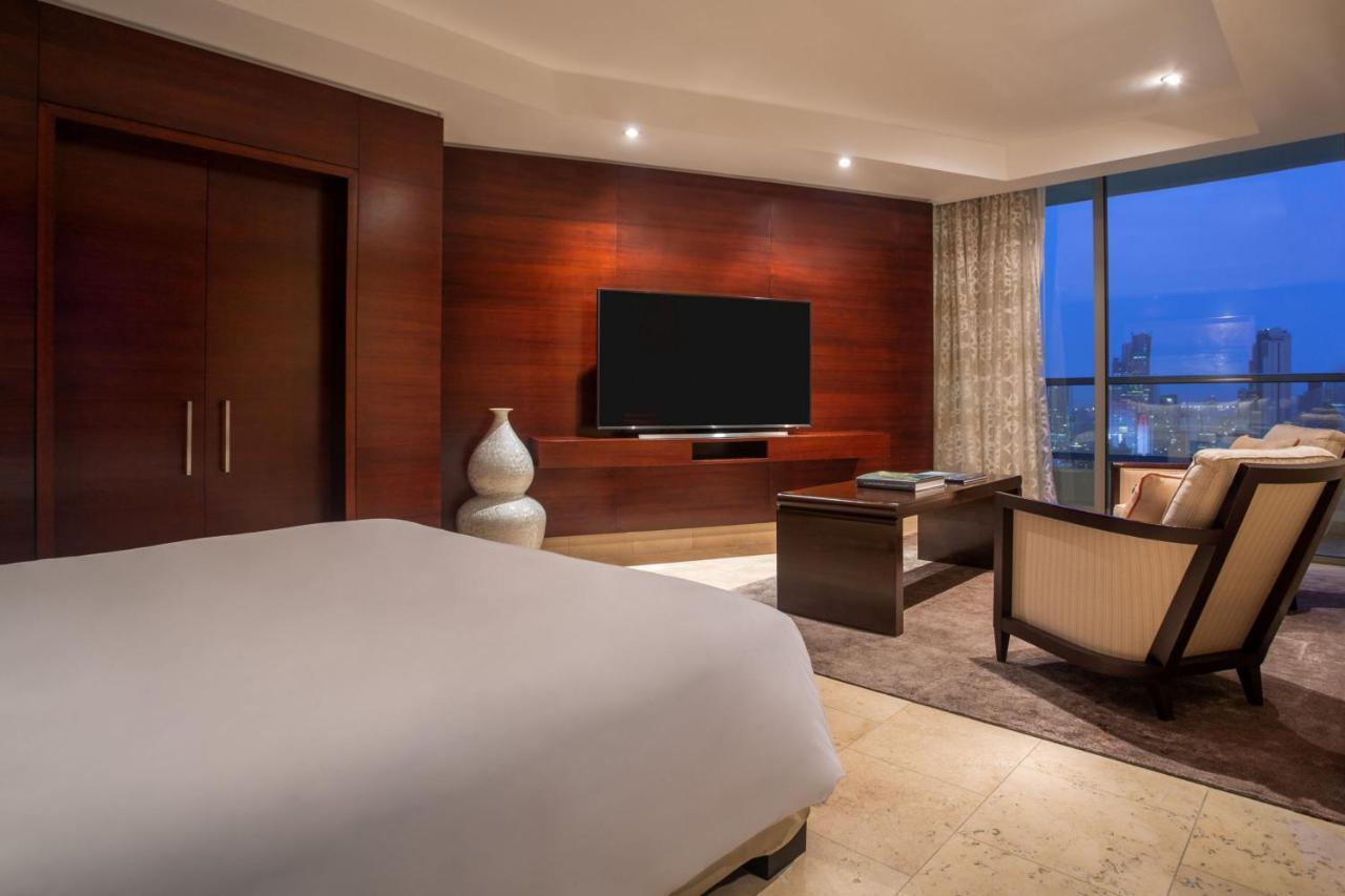 Jw Marriott Panama Hotel Kültér fotó A bedroom at the hotel