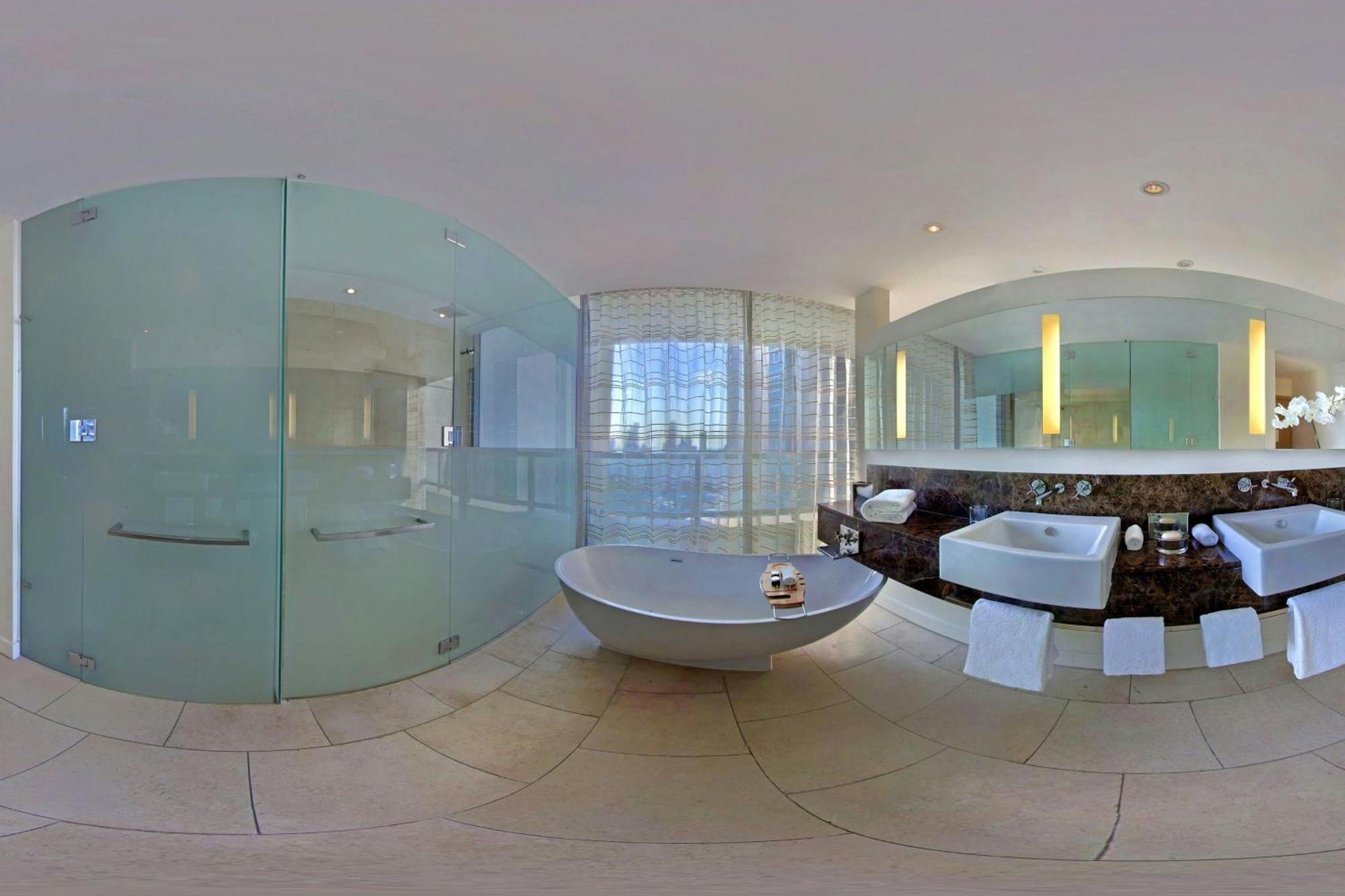 Jw Marriott Panama Hotel Kültér fotó A bathroom in a hotel